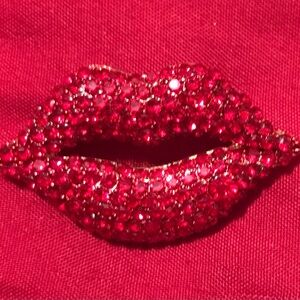 Ruby red kiss lips Rhinestones brooch